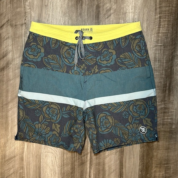 Roark The Chiller Series Board Shorts - 30 - Picture 1 of 6